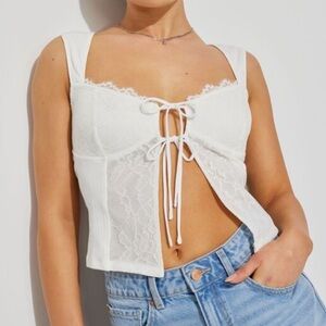 Garage “Flyaway lace” top - White